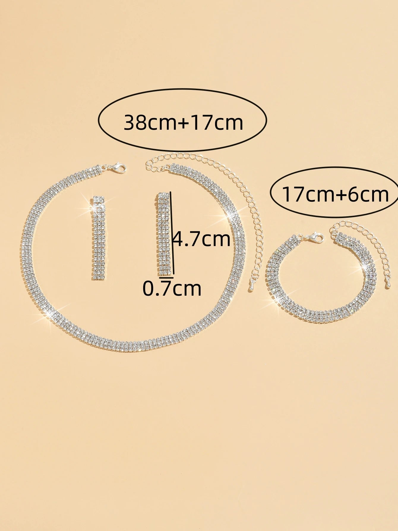 4-piece women’s jewelry set with triple-drain diamonds: necklace, earrings, bracelet, bridal accessory.